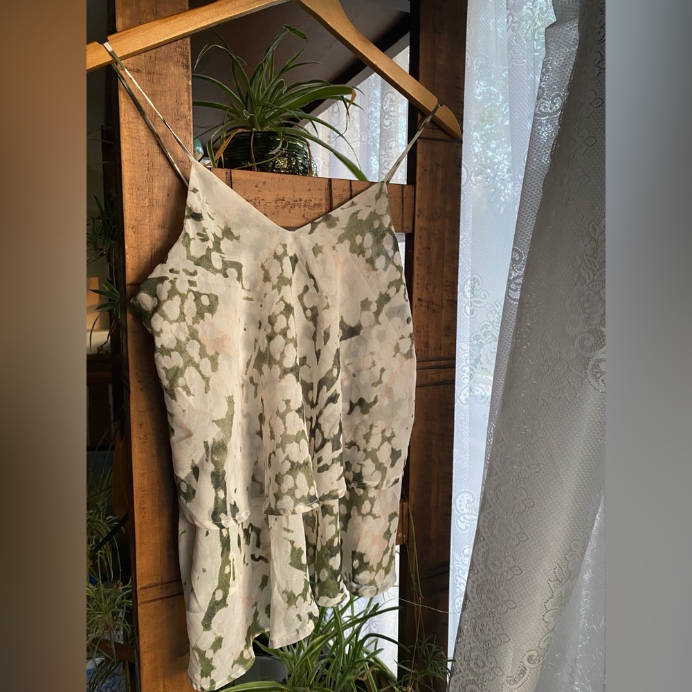 Mossimo Small Flowy Green/White V Neck tank Top